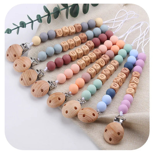 Attache Tétine Personnalisée en Bois et Silicone – Sécurité & Douceur Montessori