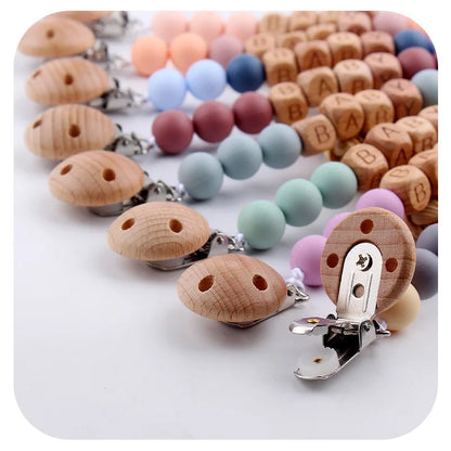 Attache Tétine Personnalisée en Bois et Silicone – Sécurité & Douceur Montessori